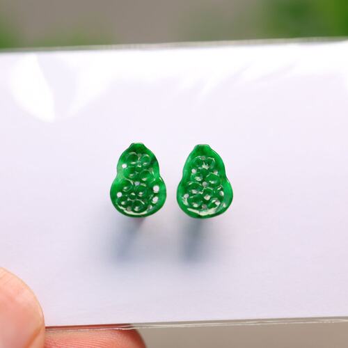 天然A货翡翠镂空雕花葫芦