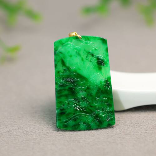 阳绿天然A货翡翠山水牌子吊坠