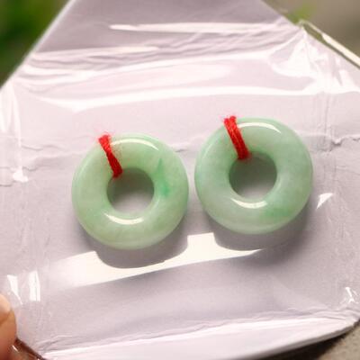 白底飘绿天然A货翡翠圆圈小环