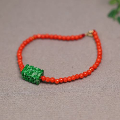 辣绿天然A货翡翠雕花桶珠手链