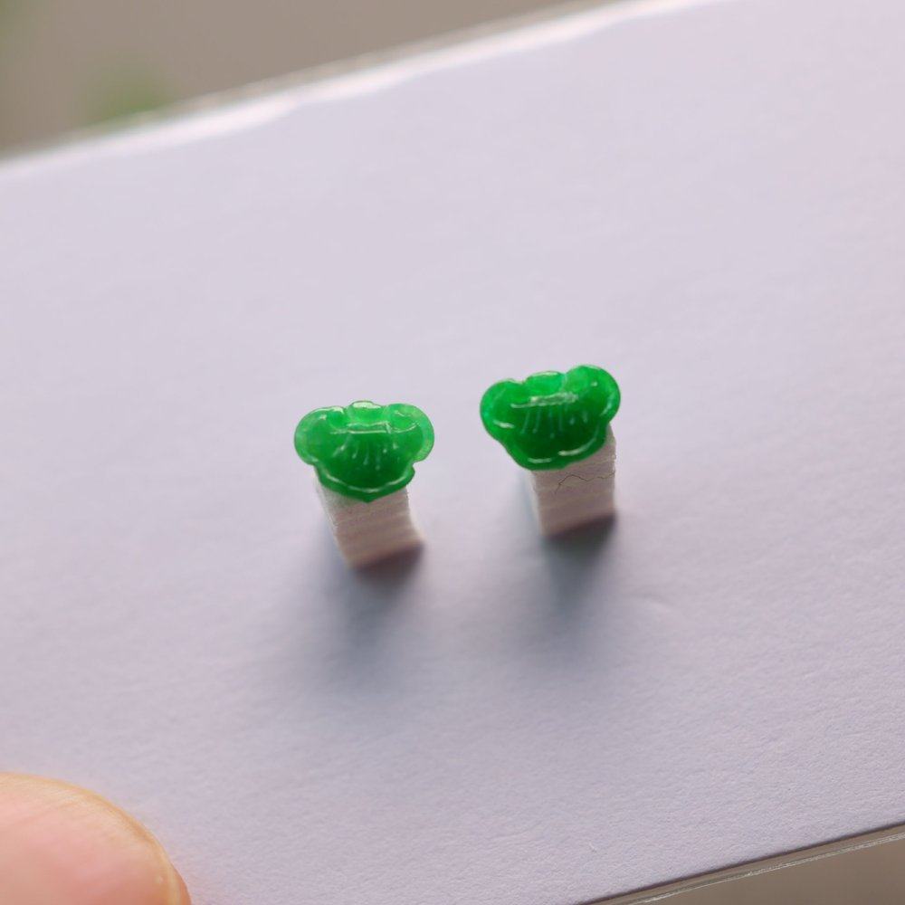 满色辣绿天然A货翡翠小如意头