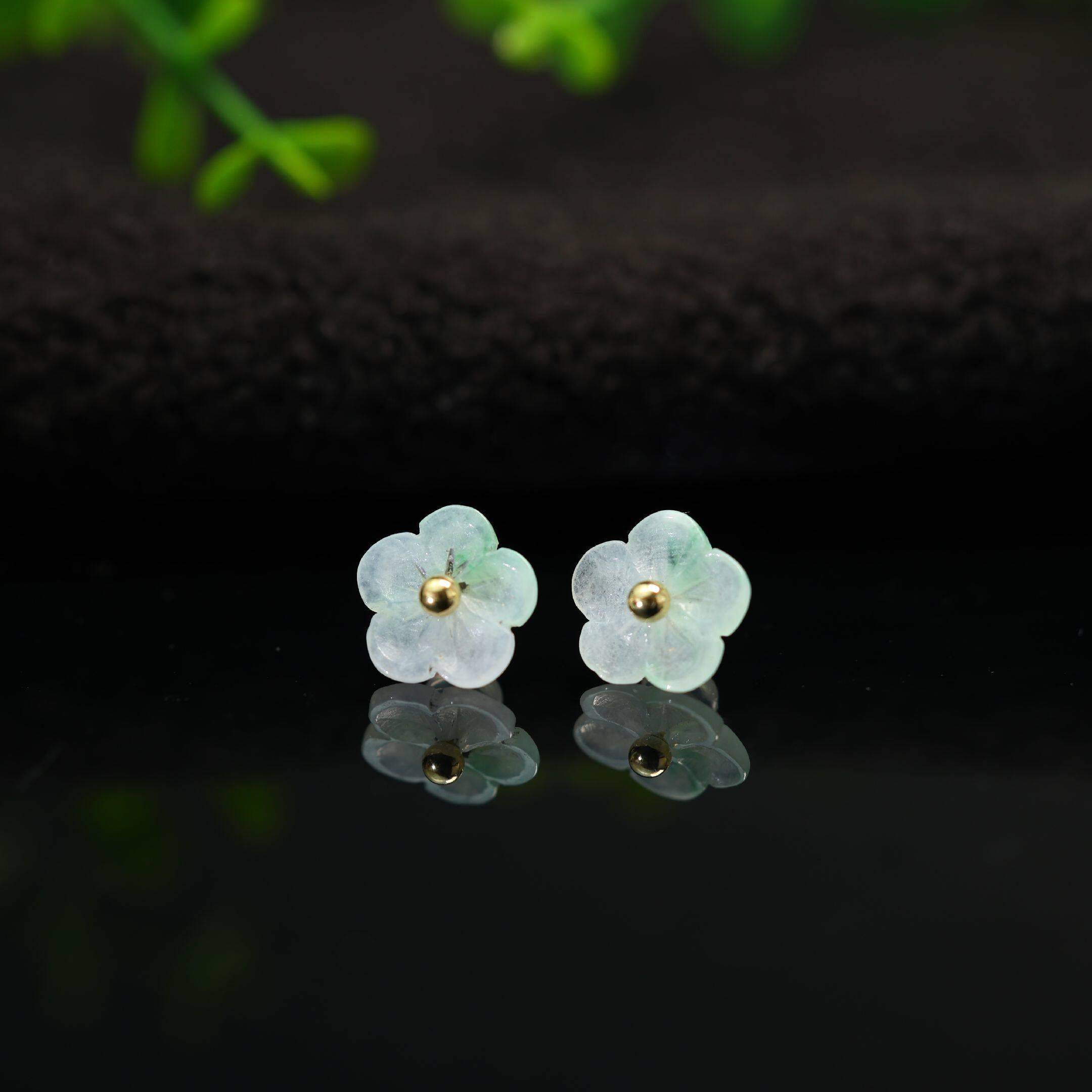 #K491 18K金耳针镶嵌白冰飘绿花缅甸天然A货翡翠梅花耳钉耳饰