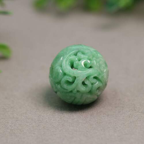 翡翠镂空团寿龙纹团寿雕花大珠子