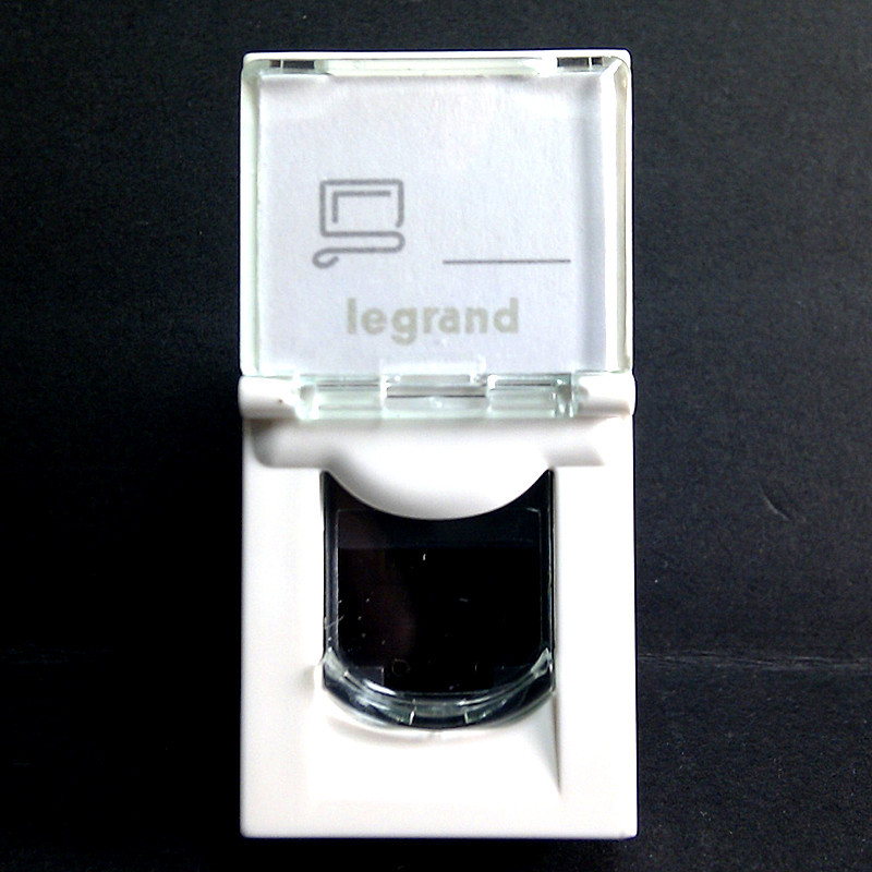 Legrand white magnesium type six network module computer module size 45X22 5mm model 572302