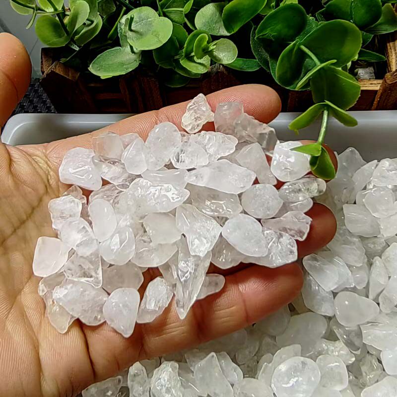 100G 가격 천연 화이트 크리스탈 자갈 장식품 화이트 크리스탈 즙이 많은 베어 스톤 광택 분재 수조 돌 정원