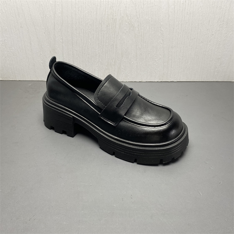 圆头中跟厚底小皮鞋单鞋女