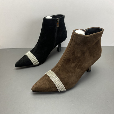 尖头中跟细跟时装靴女