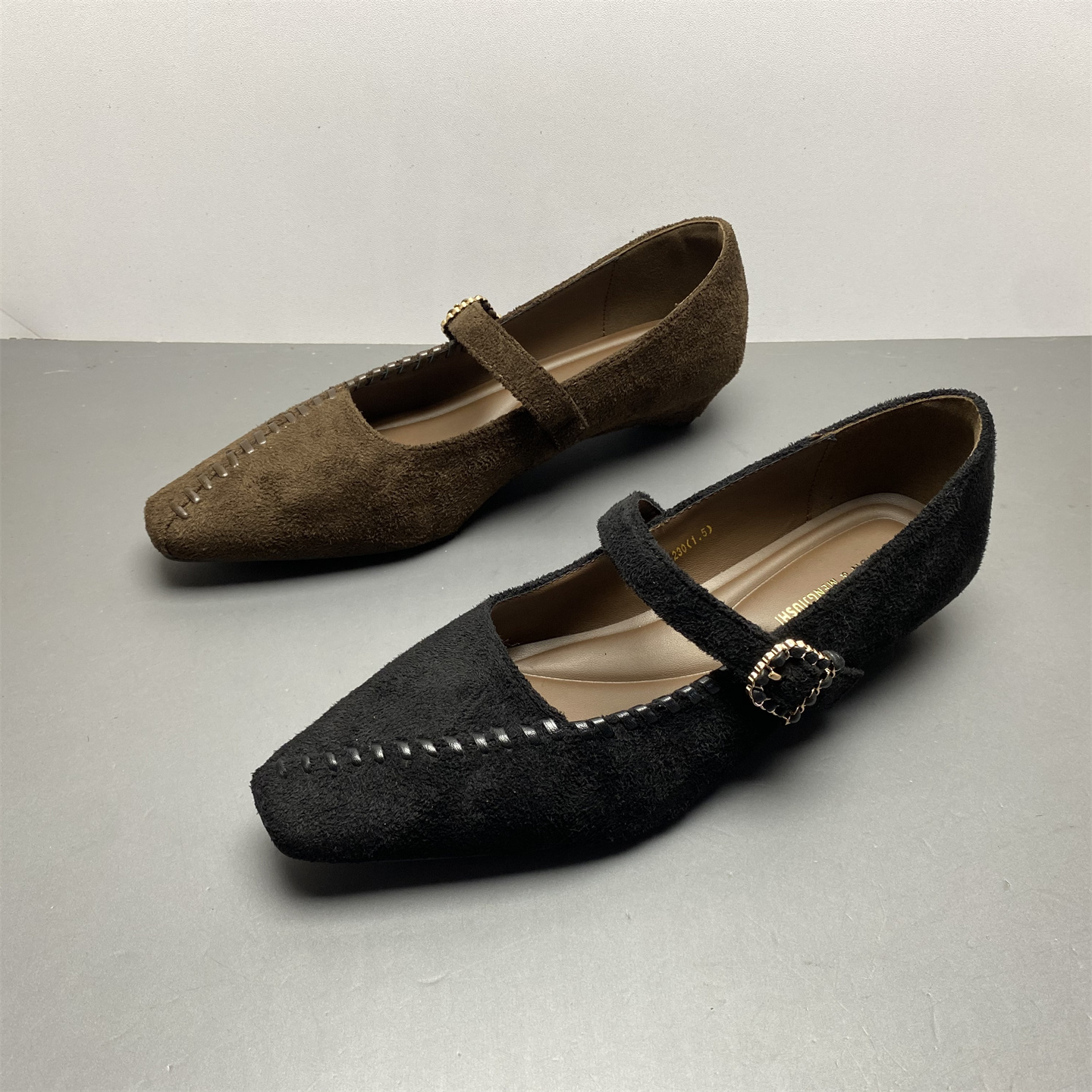 一字扣带人方头低跟玛丽珍鞋