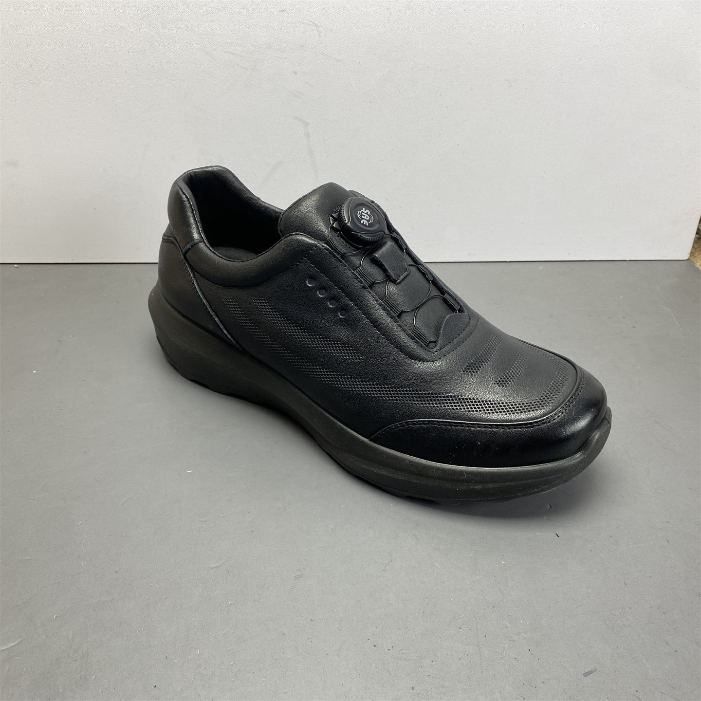 断码真皮男鞋2025年新款男冬款牛皮平底轻便圆头户外时尚休闲鞋男,流行男鞋,时尚休闲鞋,淘宝优惠券,粉丝福利购,淘宝优惠卷