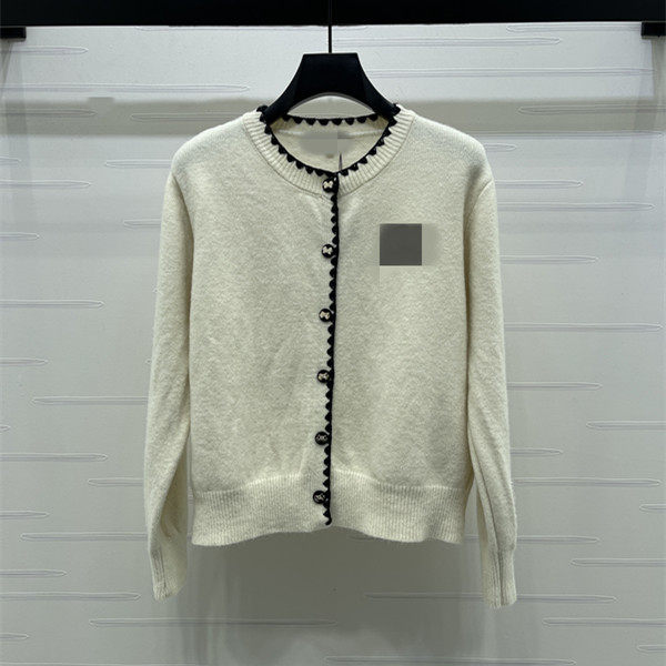 2026早春新款圆领撞色刺绣徽标单排扣舒适柔软百搭针织衫,女装/女士精品,毛针织衫,淘宝优惠券,粉丝福利购,淘宝优惠卷