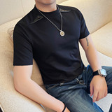 黑色