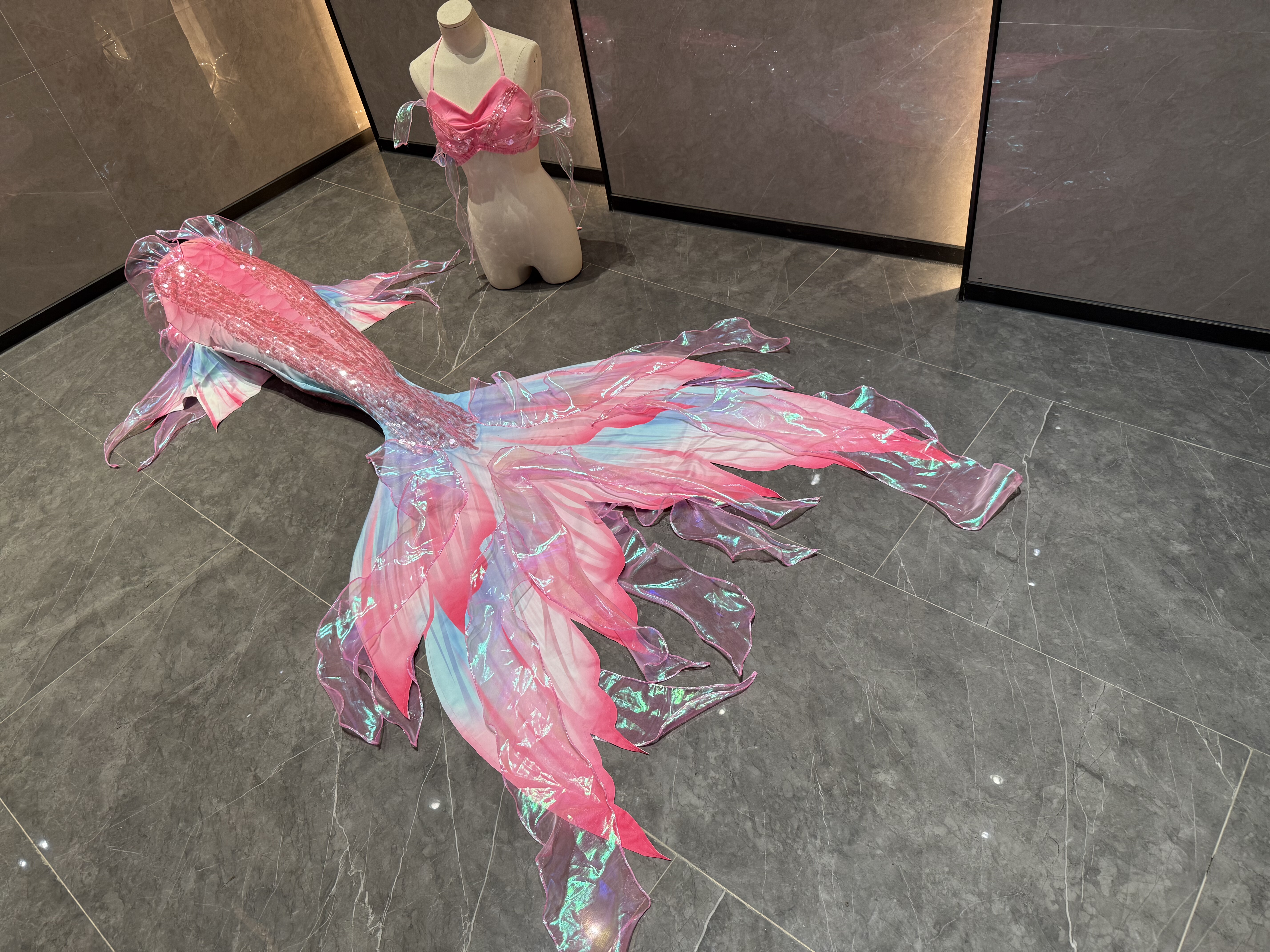 芸儿亮片飘纱原创美人鱼粉蓝鱼尾鱼皮海洋馆拍摄美人鱼表演服泳衣,户外/登山/野营/旅行用品,潜水服,淘宝优惠券,粉丝福利购,淘宝优惠卷