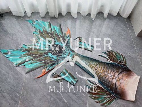 海洋馆潜水美人鱼鱼尾