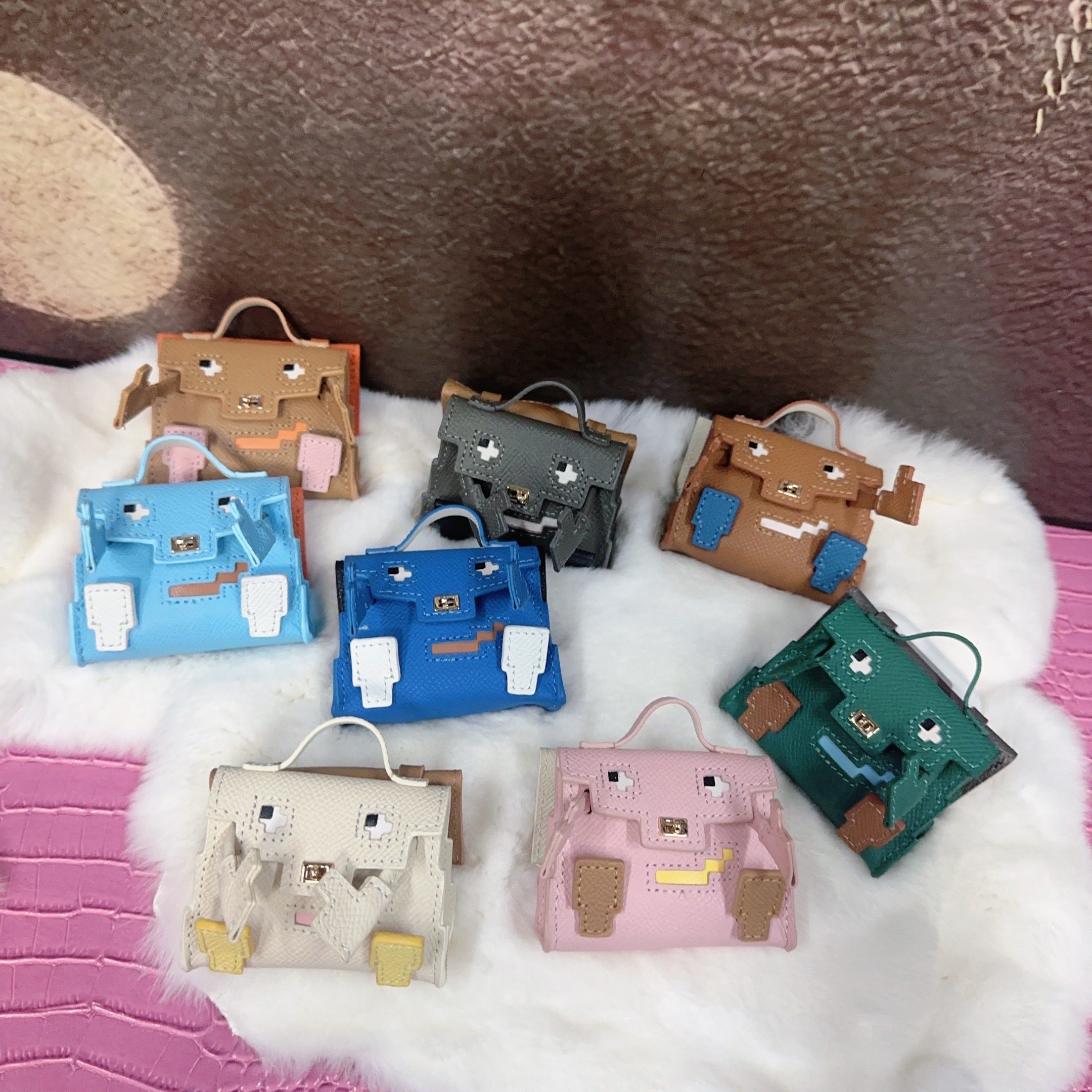 真皮迷你马赛克小背包挂件玩偶包耳机包室内潮玩摆件车挂饰娃娃包