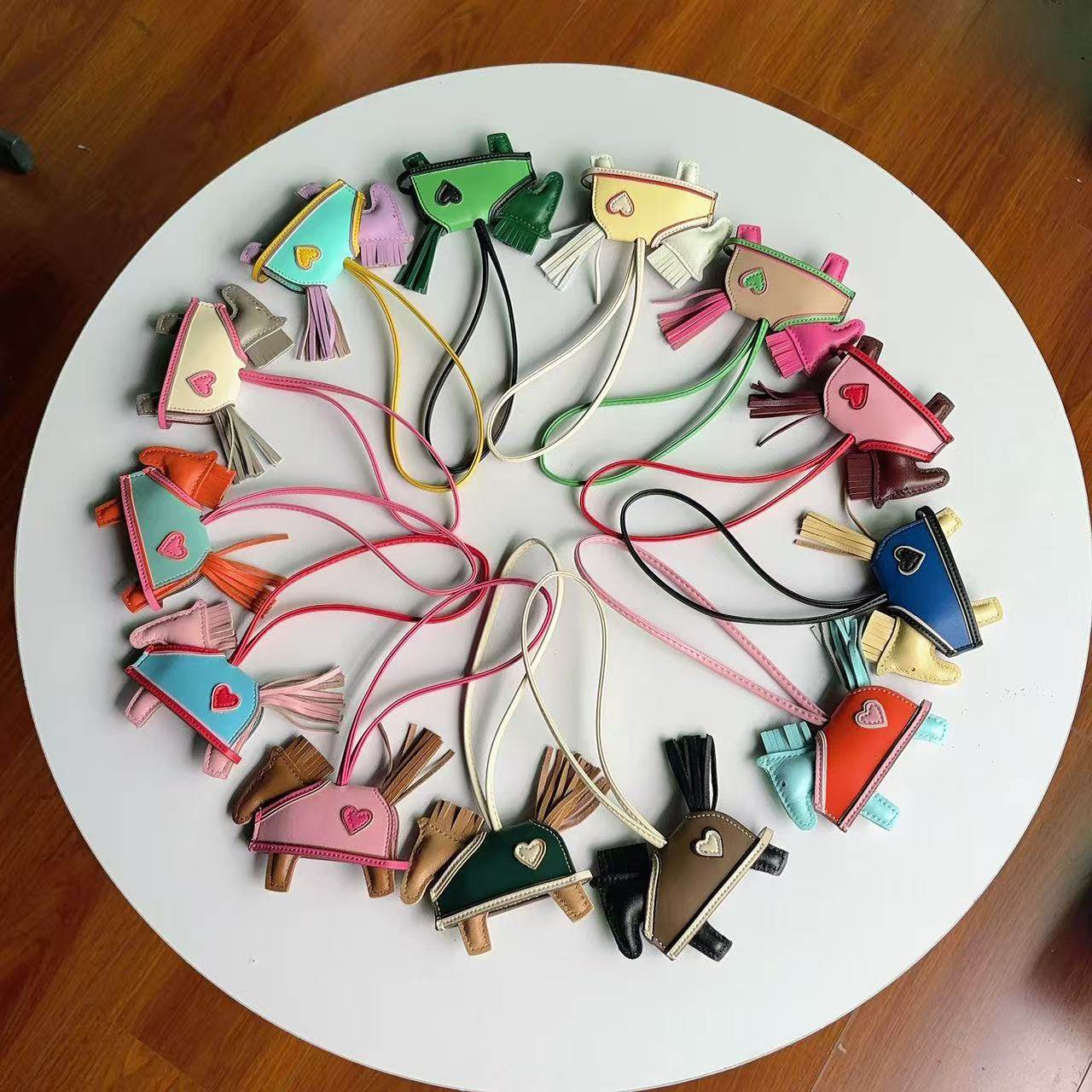 马年挂件真皮爱心战马包包挂饰配饰钥匙扣可爱汽车后镜挂件男女