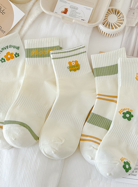 奶白绿色小花袜子女中筒袜春秋棉袜运动风透气清新秋冬外穿ins潮