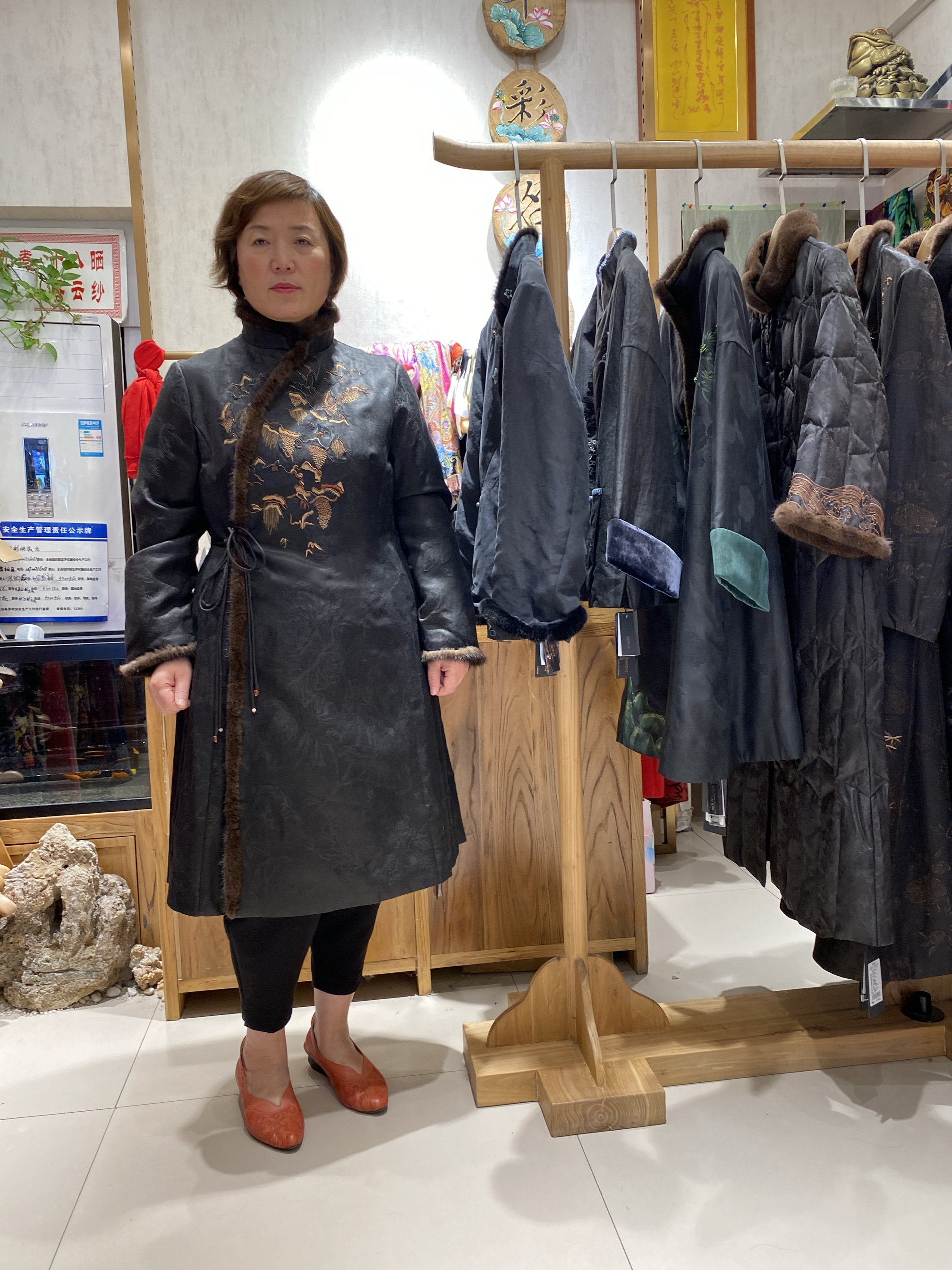 诗梦缘正品香云纱皮草鹅绒服修身刺绣中长款鹅绒服SDY23803包邮