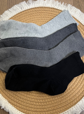 A1100外贸休闲纯色男女同款袜子秋冬新款防滑吸汗百搭中筒袜棉袜