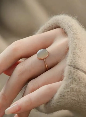 天然烟紫和田玉晴水戒指女蛋面玉石宝石小众设计感手饰配饰