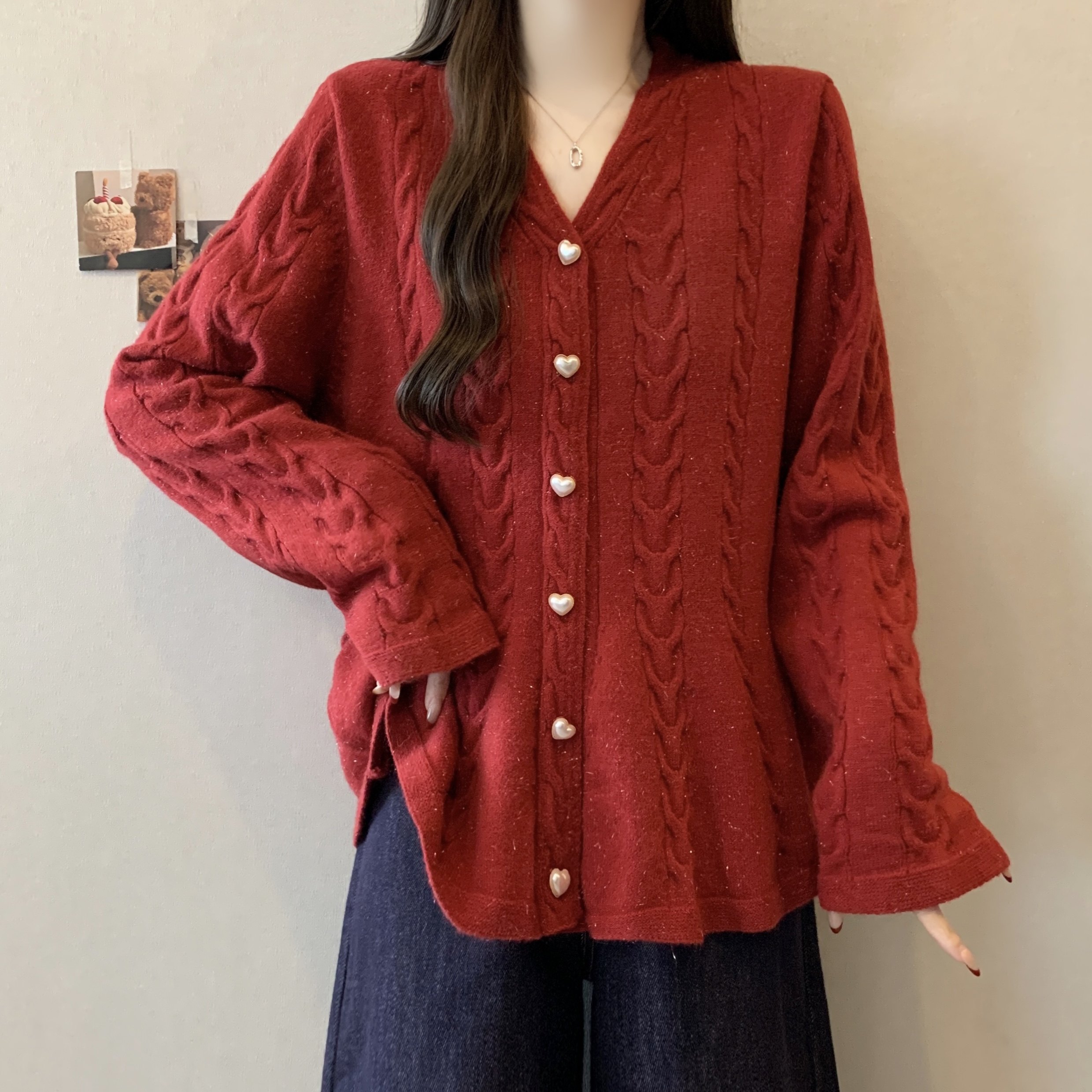 大码女装新年红色V领复古绞花毛衣2025秋冬新款收腰荷叶边针织衫,女装/女士精品,大码内搭,淘宝优惠券,粉丝福利购,淘宝优惠卷