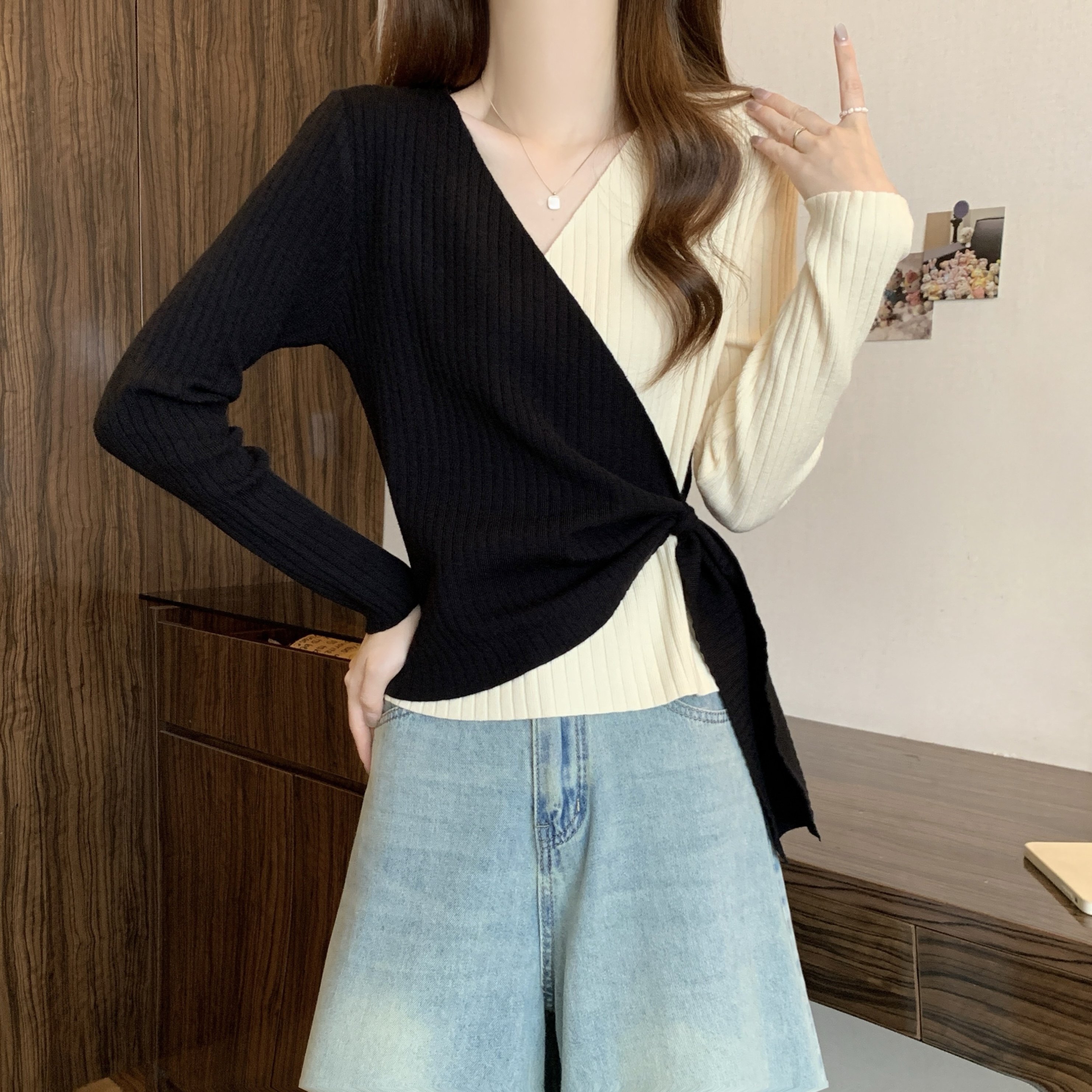 大码女装不规则交叉撞色绑带上衣女秋冬胖mm法式V领显瘦针织外套,女装/女士精品,大码内搭,淘宝优惠券,粉丝福利购,淘宝优惠卷