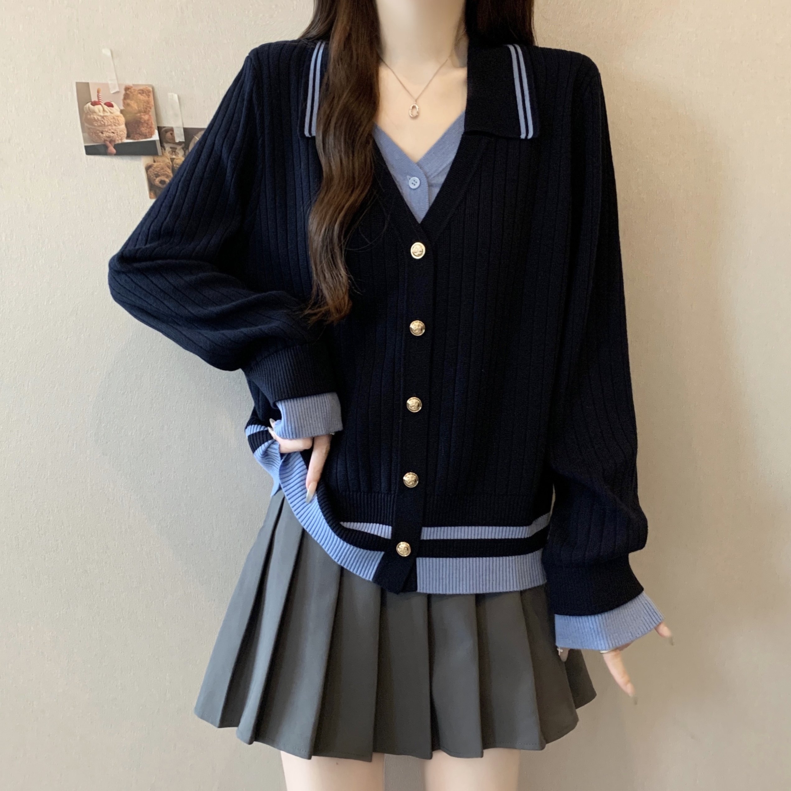 大码女装设计感假两件针织衫秋季新款毛衣开衫刺绣内搭V领上衣潮,女装/女士精品,大码内搭,淘宝优惠券,粉丝福利购,淘宝优惠卷