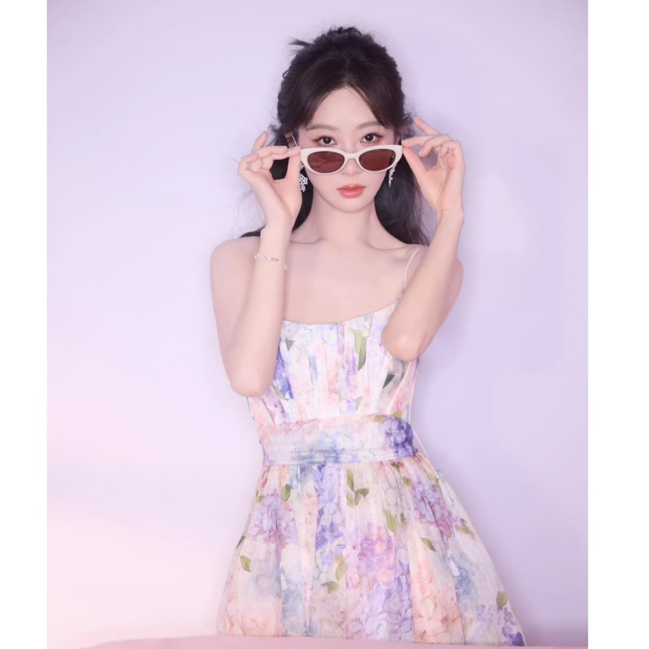 杨紫同款碎花吊带连衣裙甜美气质印花系带显瘦度假长裙气质小礼服