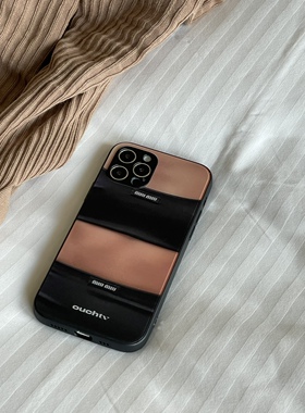 ouchtv小众原创23SSmiumiu黑色套装系列精孔适用于iphone17手机壳全包边加厚手机壳