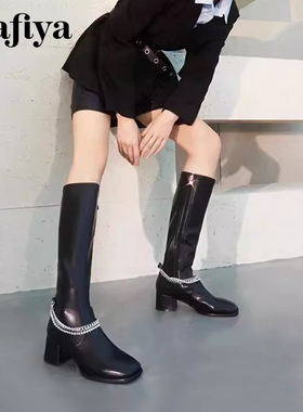 Safiya/索菲娅秋冬方头骑士靴链条粗跟侧拉链长靴女SF14117009