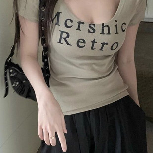 纯欲胖mm修身 大码 美式 辣妹字母u领正肩短袖 显瘦遮肚上衣 t恤女夏季