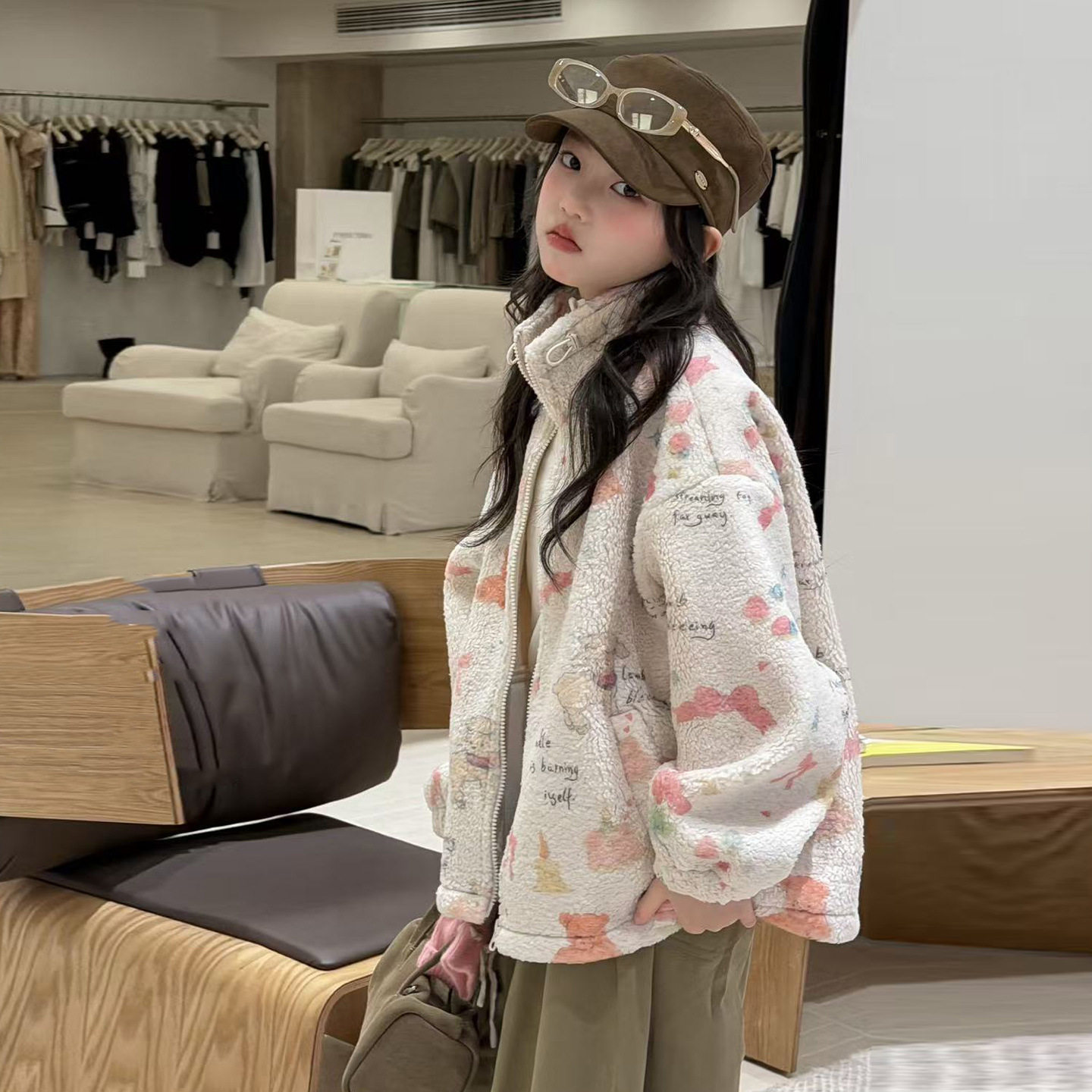 女童秋冬卡通印花羊羔毛外套儿童立领拉链加厚宽松毛绒保暖上衣
