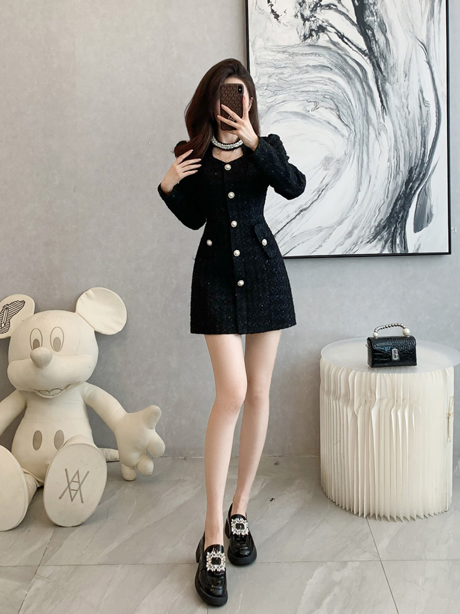 法式黑色小香风连衣裙女秋冬高级感重工钉珠a字裙显身材气质裙子