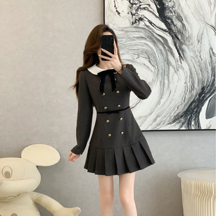 学院风双排扣连衣裙女秋冬季灰色翻领收腰显瘦百褶裙千金感穿搭