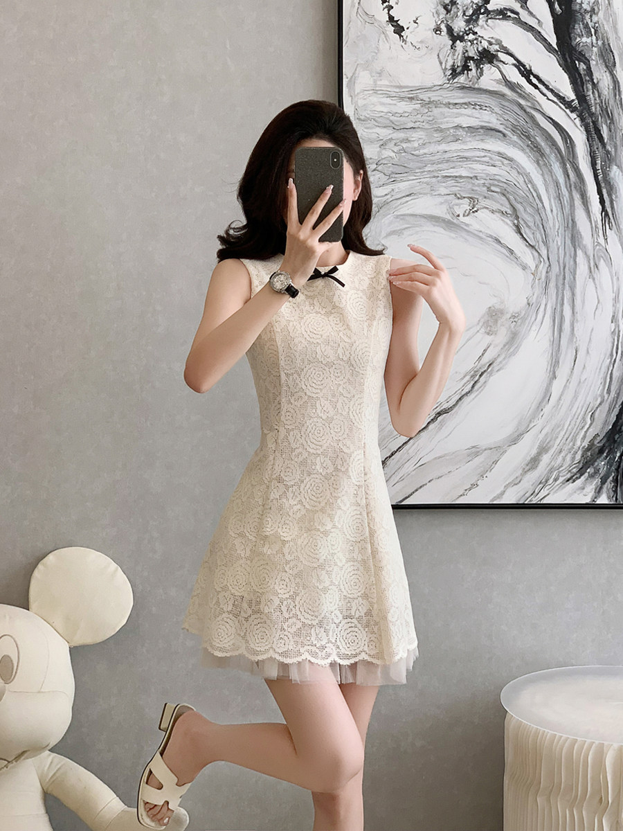 名媛气质高级感蕾丝连衣裙女夏季别致法式收腰小香风无袖背心裙子