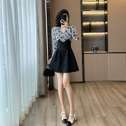 法式名媛小香风气质长袖连衣裙女2025秋季新款收腰显瘦假两件裙子