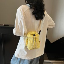 手机包小挎包女2025新款夏季迷你装水杯水壶的包包轻便款女士斜挎