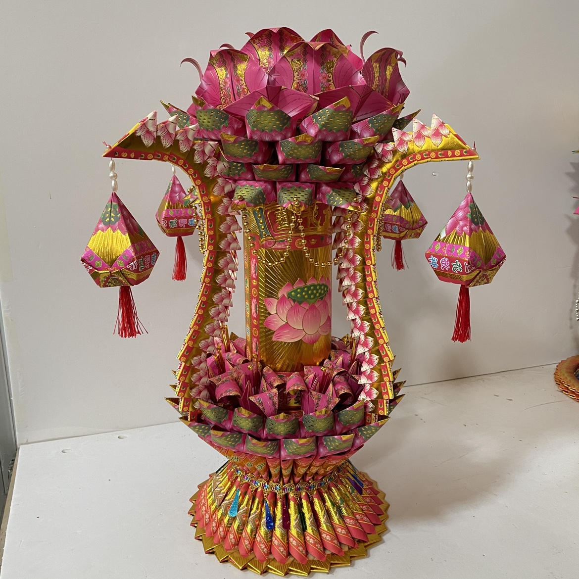 50*60 文化用品彩色纸折叠特色手工艺品折纸品粉色百合莲花灯成品