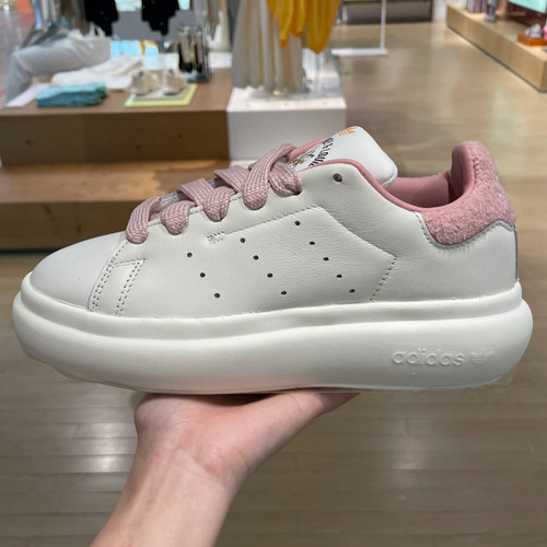 阿迪达斯面包鞋经典板鞋