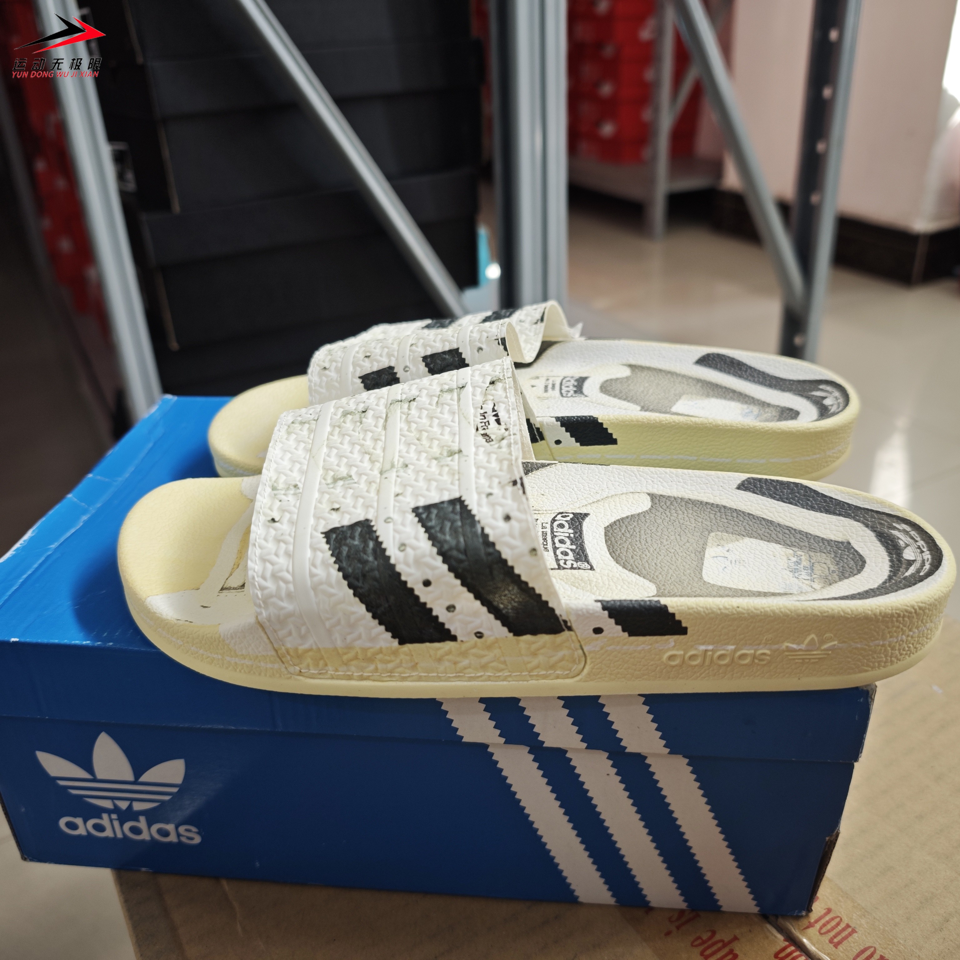 阿迪达斯三叶草2025秋季男女同款运动休闲复古舒适耐磨拖鞋FW6093