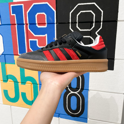 阿迪达斯三叶草百搭时尚运动板鞋