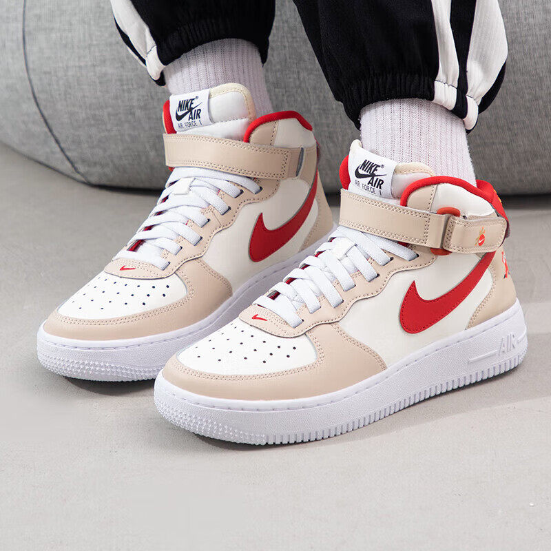 耐克大童2024春款AIR FORCE 1 MID EASYON休闲高帮板鞋FZ5521-161