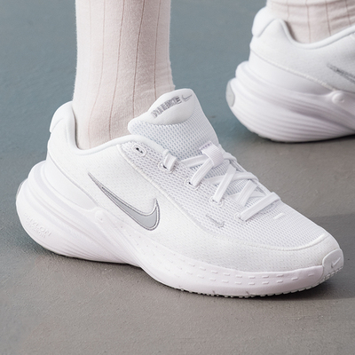 NIKE耐克女鞋2025冬新款UPLIFT SC缓震轻便透气跑步鞋 IB2766-101