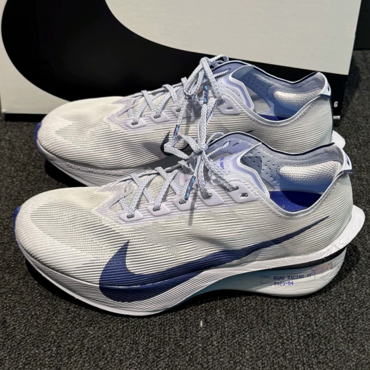 NIKE耐克男鞋2025新款ZOOMX VAPORFLY NEXT%运动跑步鞋HF6414-001