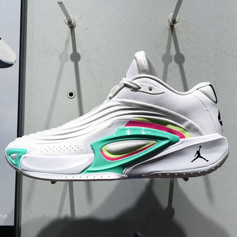 耐克Luka3PF包裹缓震实战篮球鞋