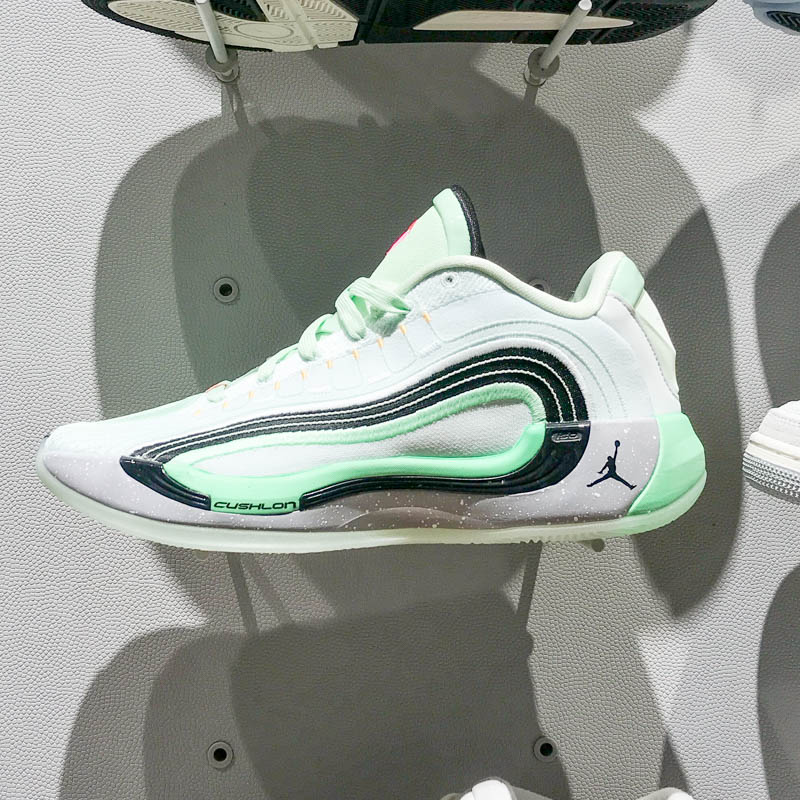 NIKE耐克男鞋2025秋新款东契奇防滑支撑缓震实战篮球鞋HF0824-300