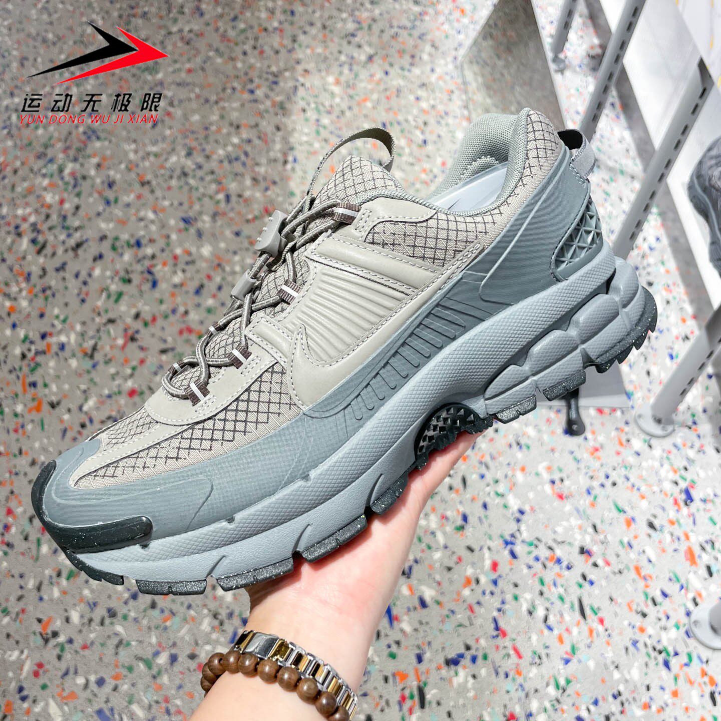 Nike耐克男鞋2025冬款ZOOM VOMERO ROAM复古运动跑步鞋HV6901-001