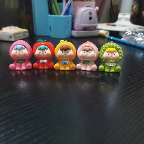 儿童玩具可爱夜光桃子二代水果崽崽树脂发饰品桌面摆件潮玩盲袋盒