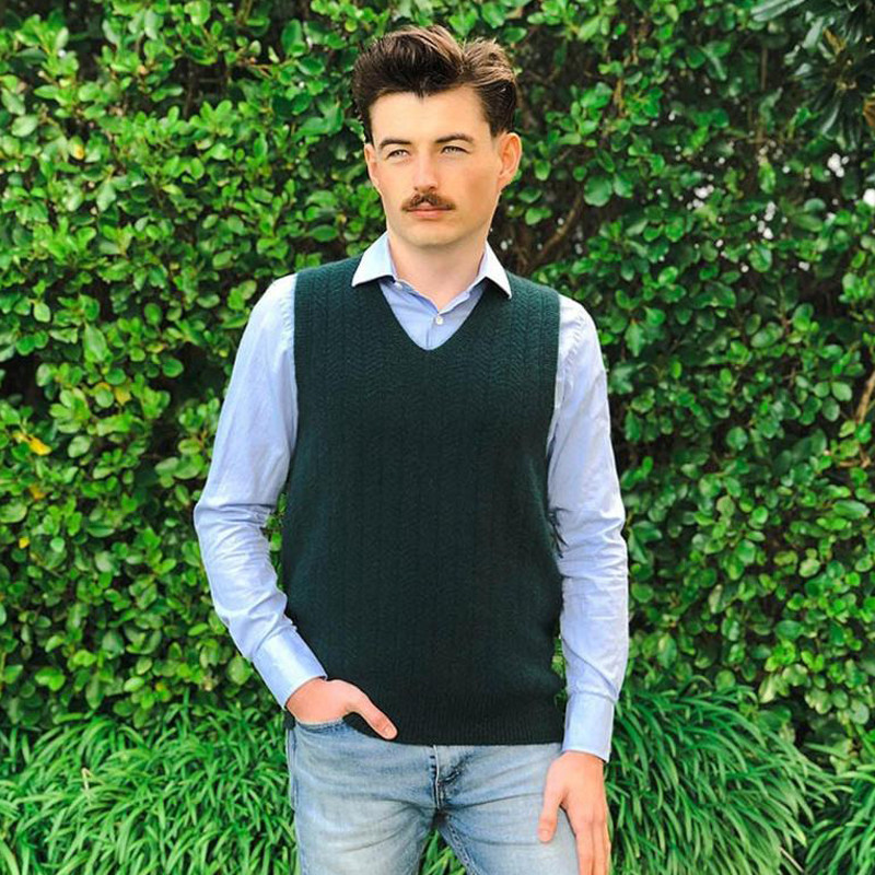 新西兰Lothlorian 羊毛possum男士v领 袋貂绒 纯色提花针织衫背心