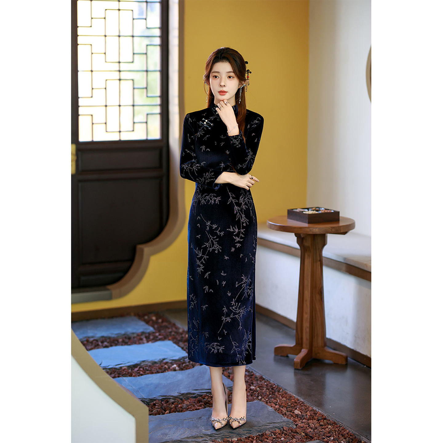 黑色复古中式旗袍秋冬加厚长袖