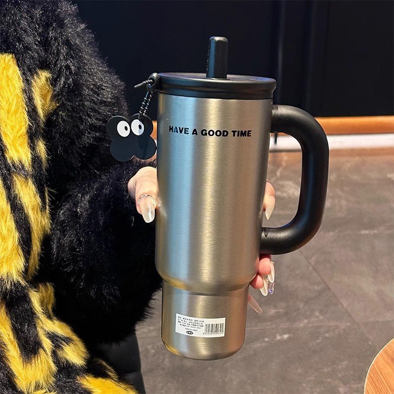 进口巨无霸保温杯女2025高颜值冰霸杯女生吸管杯可大容量水杯